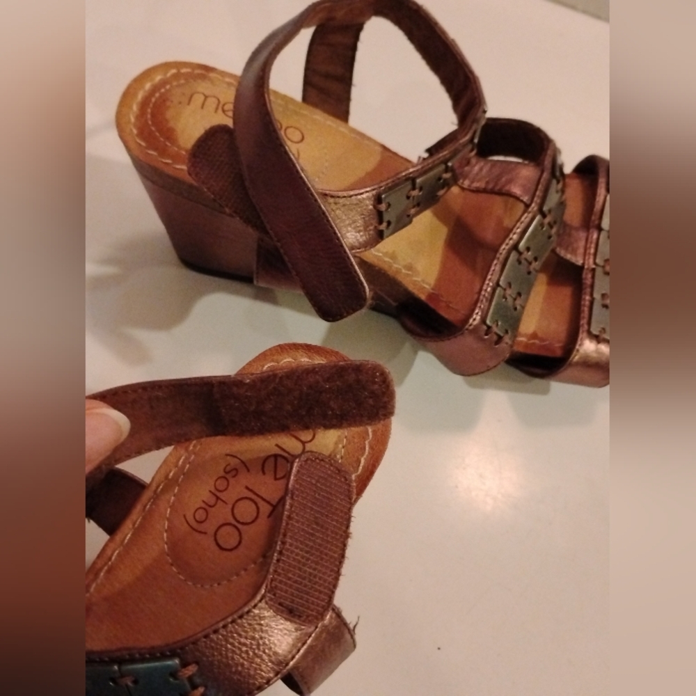 ...Me Too(Soho) Brown Tan Strappy Sandals Ankle Metal Square Plates Decor 7.5 - Picture 13 of 16
